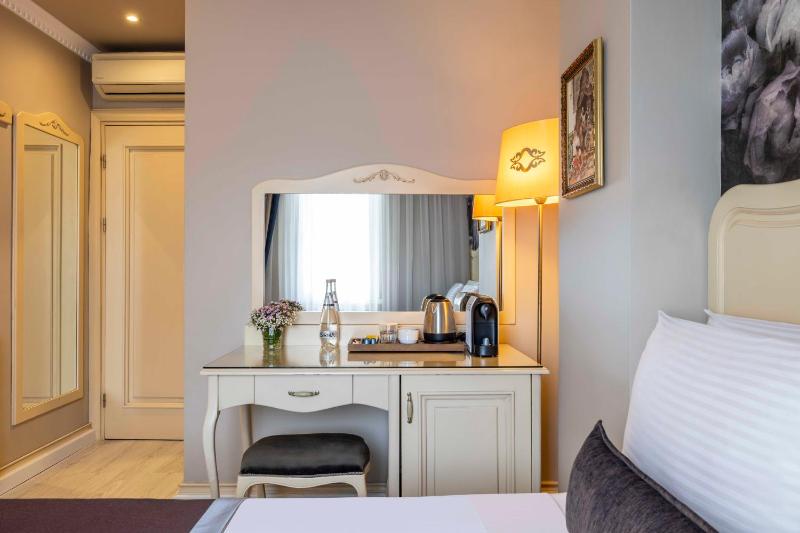 Standard Double or Twin Room image 1