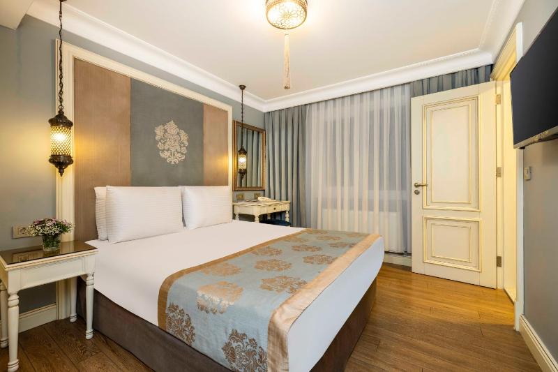 Superior Double or Twin Room image 2