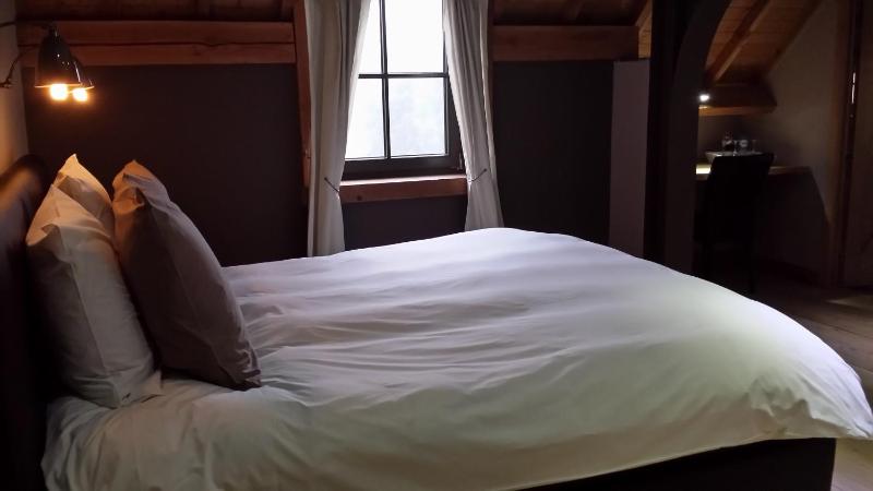 Deluxe Double Room image 4
