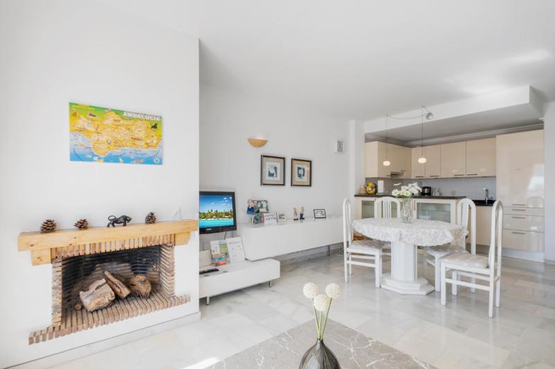 Sunny flat with pool by Costarentals - Ref 96 - image 26
