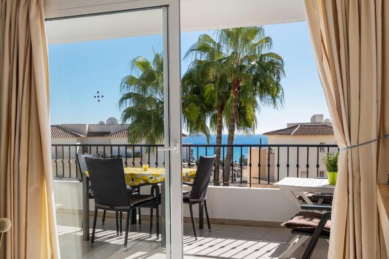 Sunny flat with pool by Costarentals - Ref 96 - image 11