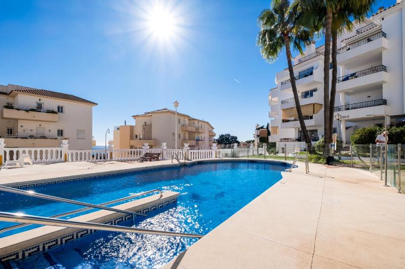 Sunny flat with pool by Costarentals - Ref 96 - image 8