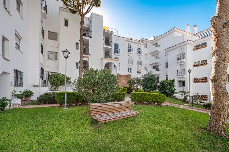Sunny flat with pool by Costarentals - Ref 96 - image 20