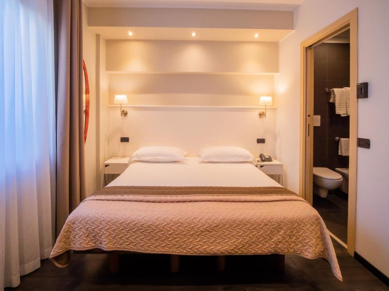 Standard Double or Twin Room image 1