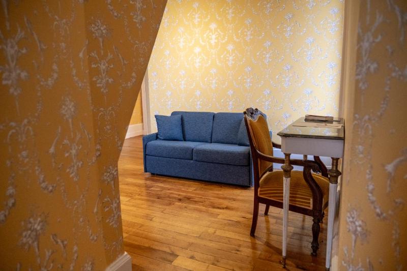 Suite with Garden View image 4