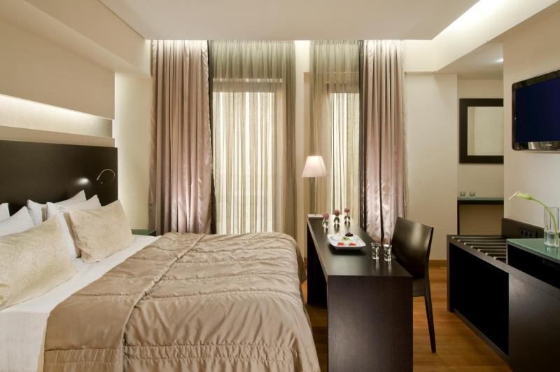 Petite Suite with Private Terrace  image 2