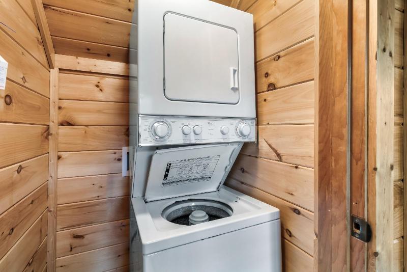 Spacious Mountain Cabin Perfect for Relaxing - image 21