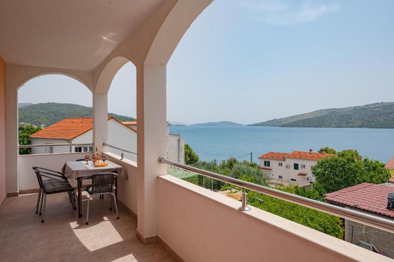Two-Bedroom Apartment with Terrace and Sea View image 4