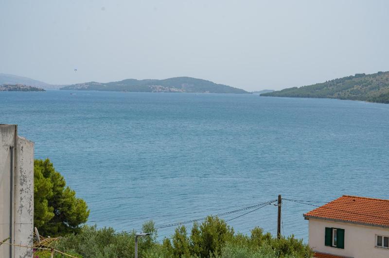 Two-Bedroom Apartment with Terrace and Sea View image 3