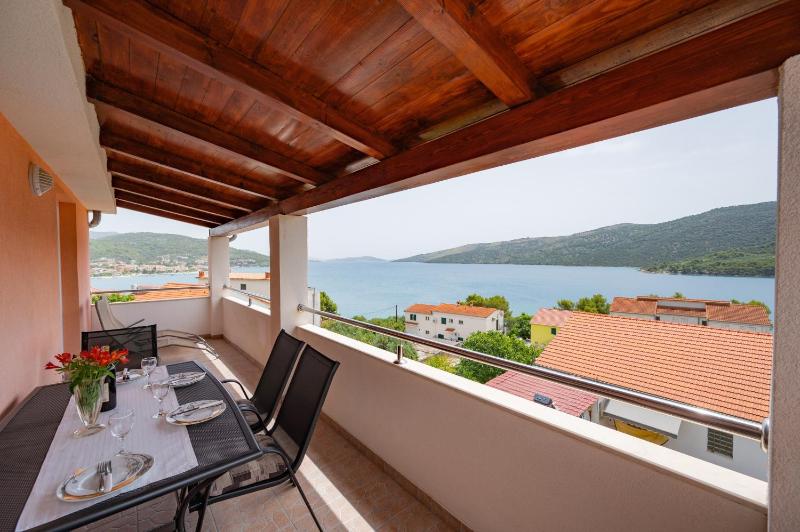 Two-Bedroom Apartment with Terrace and Sea View image 3