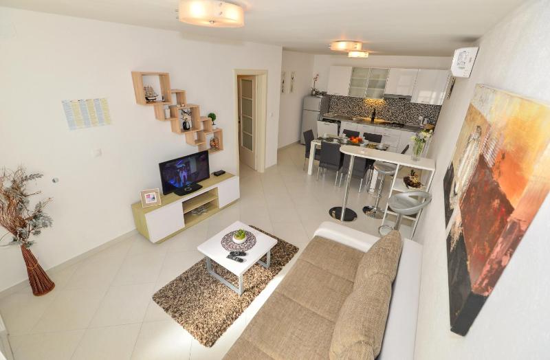 Apartments and rooms by the sea Makarska - 22419 - image 5
