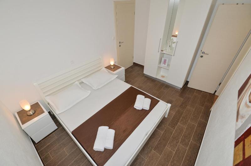 Apartments and rooms by the sea Makarska - 22419 - image 13