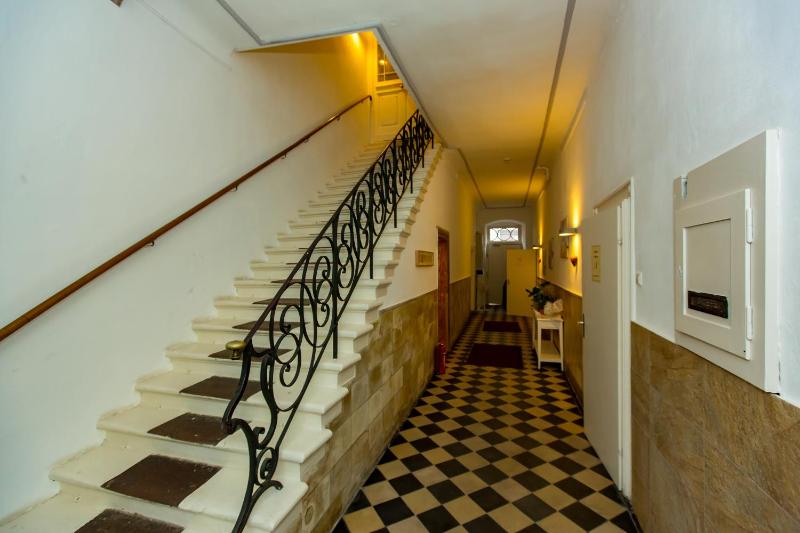 Superior Studio Apartment image 2