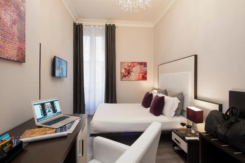 Superior Double Room image 4