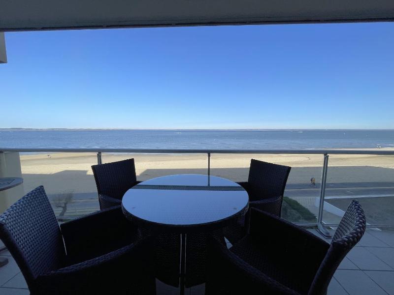Appartement T2 proche centre avec terrasse et parking sous-terrain - FR-1-474-11 - image 1