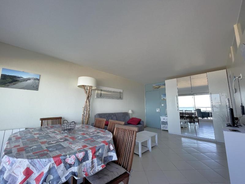 Appartement T2 proche centre avec terrasse et parking sous-terrain - FR-1-474-11 - image 8