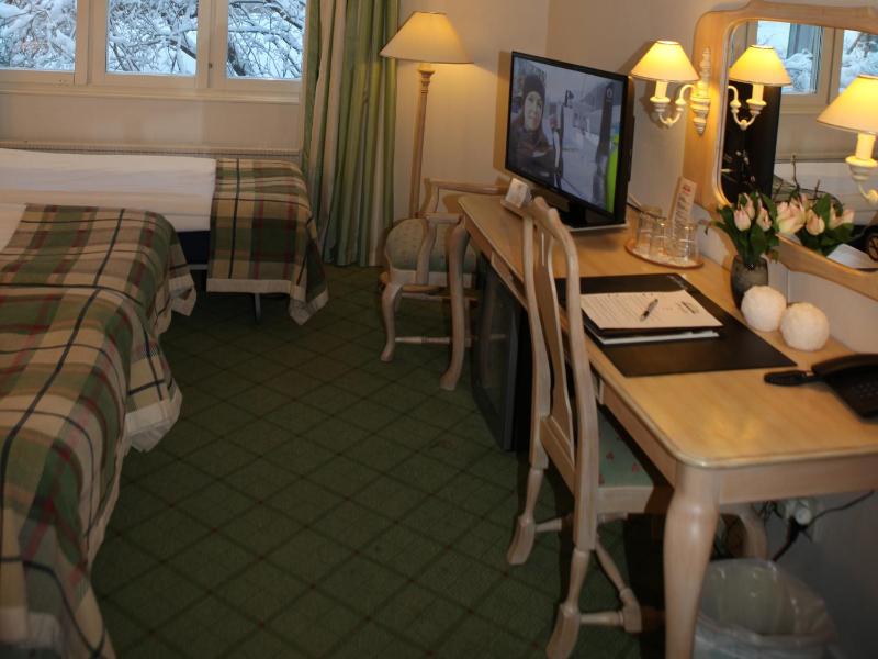 Family Room (2 Adults + 2 Children) image 3