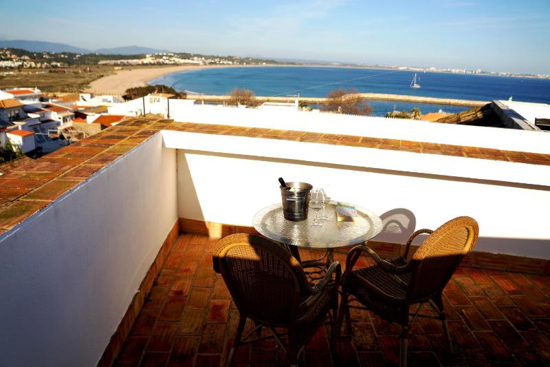 One-Bedroom Apartment with Terrace image 2