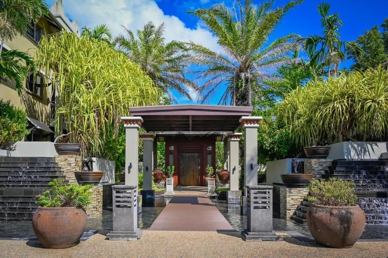 Coral Luxe Resort - 9 Pools Gym & BBQ - image 6