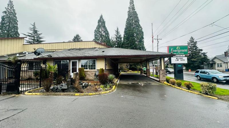 Evergreen Inn & Suites Portland Airport - image 22