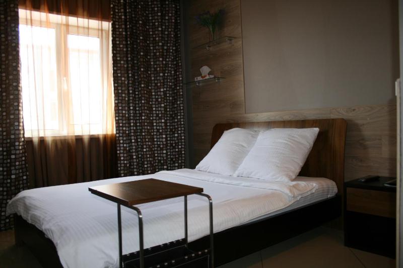 Standard Double Room image 3