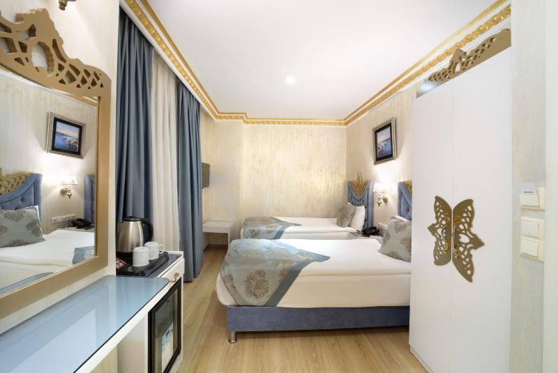 Junior Family Room image 4
