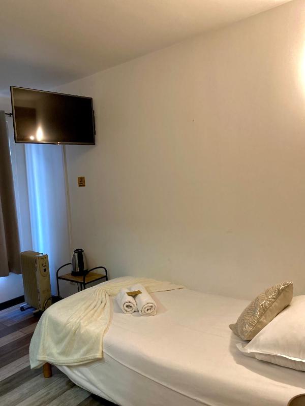 Single Room image 1