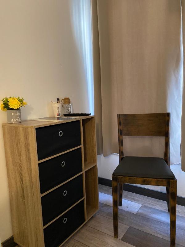 Single Room image 4
