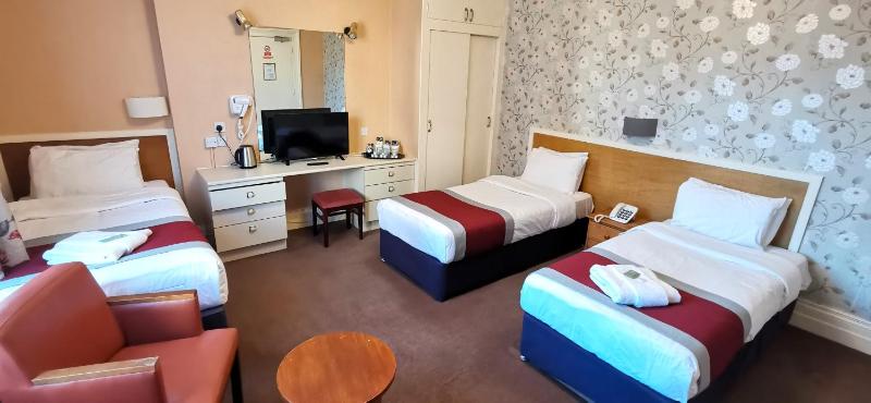 Triple Room image 2