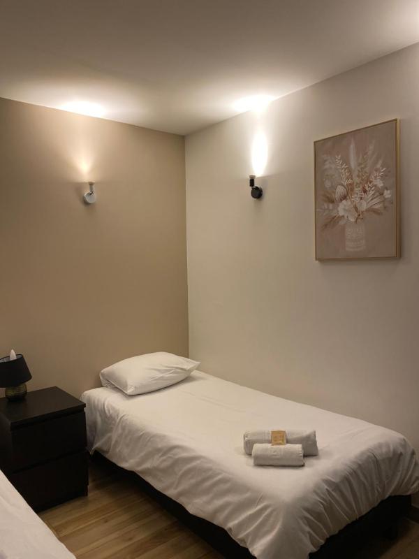 Triple Room with Balcony image 4