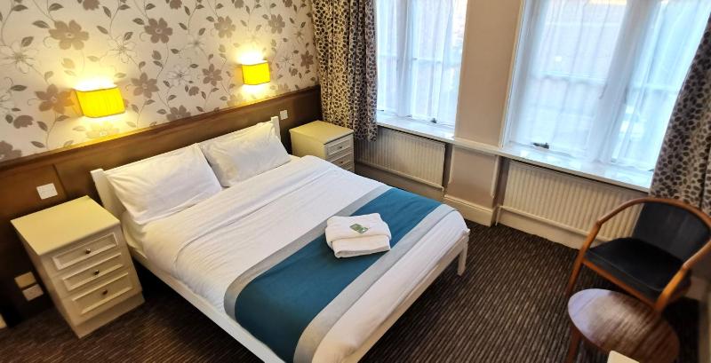 Double Room image 1
