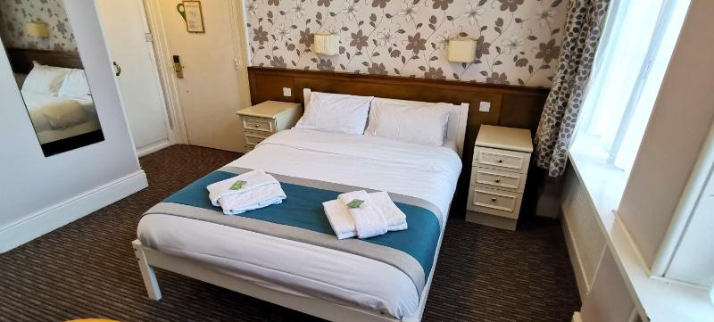 Double Room image 4