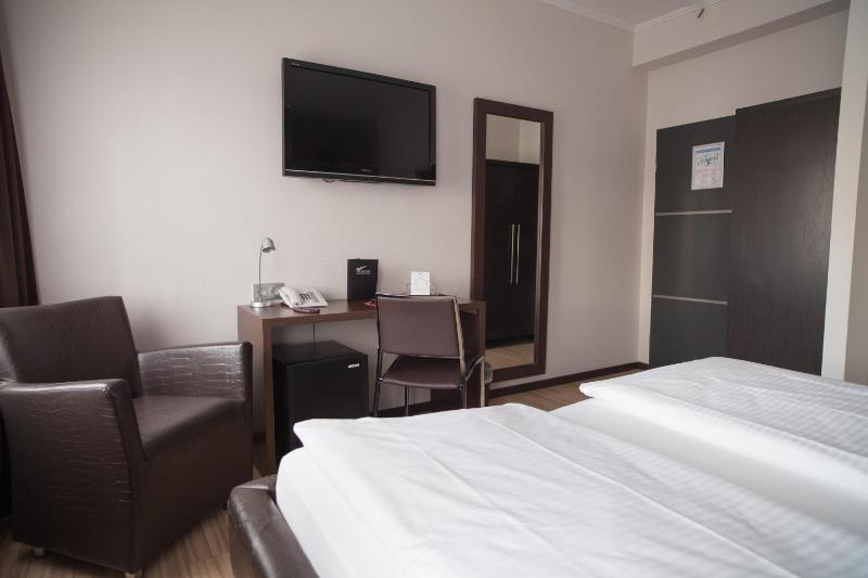 Double Room image 4