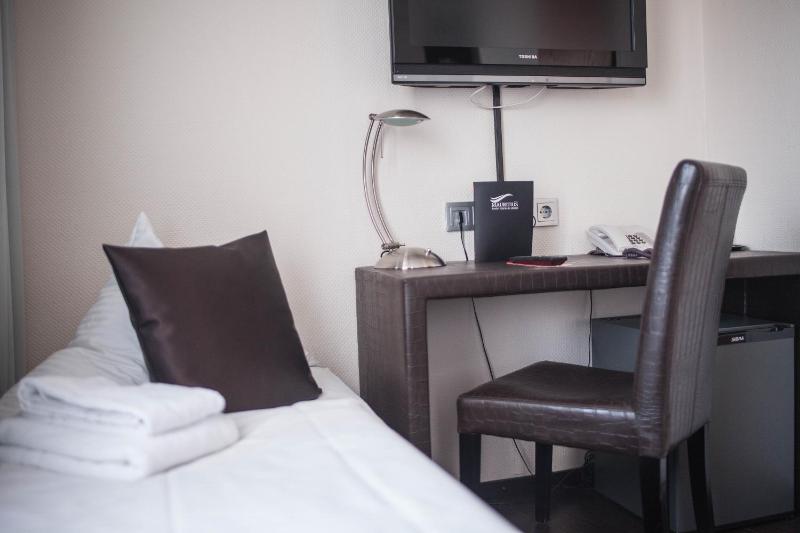 Triple Room image 2