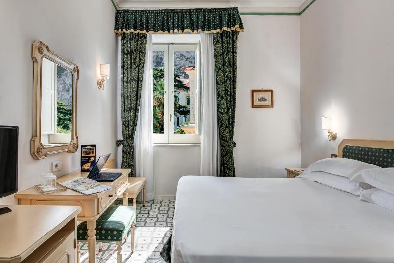 Classic Triple Room image 3