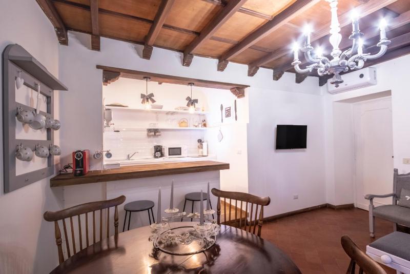 Deluxe Apartment image 2