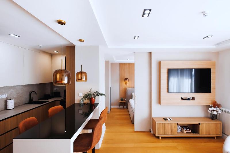Belgrade Rooftop Experience Modern Luxury & Views - image 11