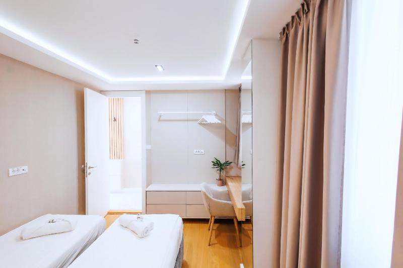 Belgrade Rooftop Experience Modern Luxury & Views - image 2