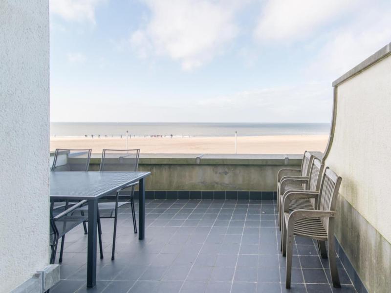 Apartment in Ostend with Sea Views - image 9