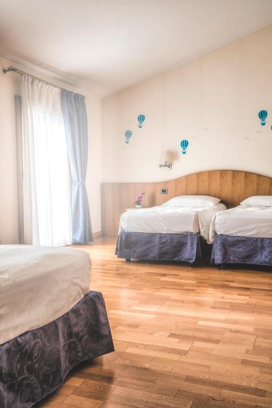 Triple Room with Private Bathroom image 2