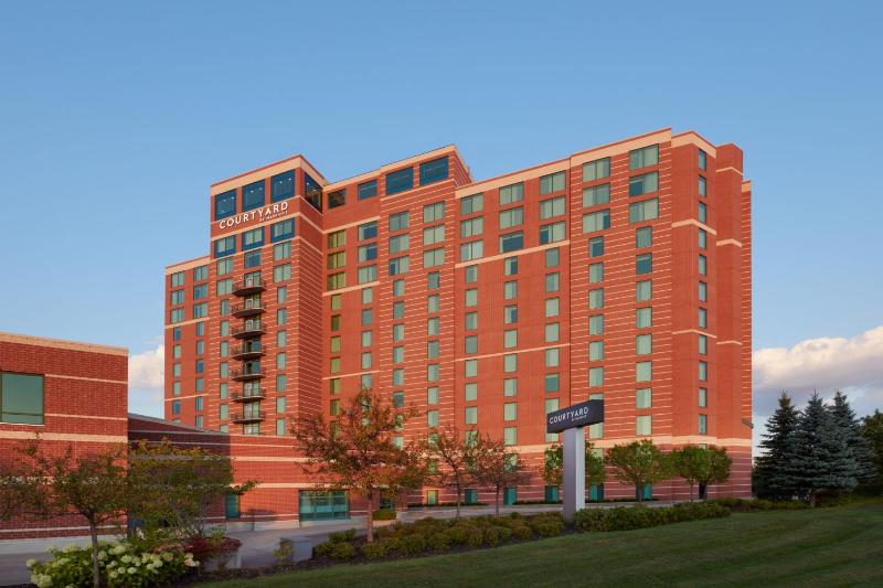 Courtyard by Marriott Ottawa East - image 1