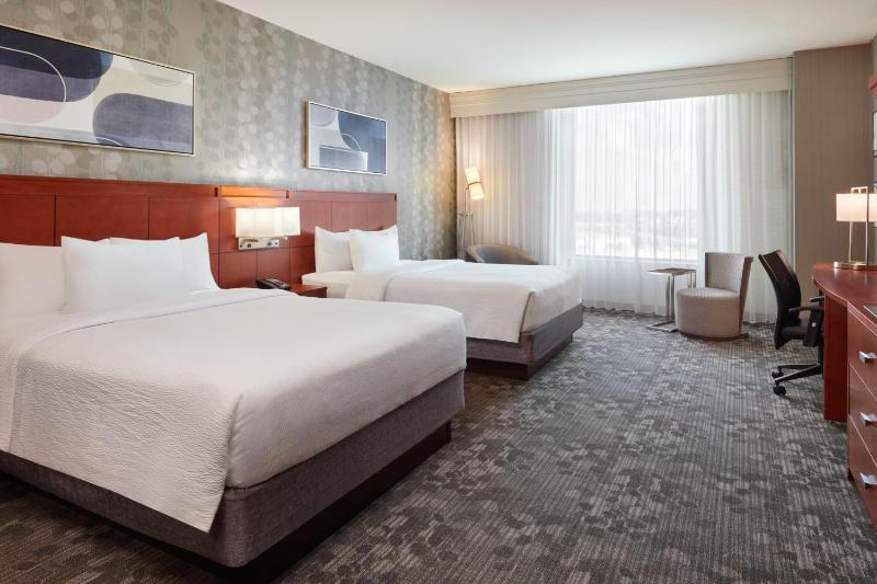 Courtyard by Marriott Ottawa East - image 10