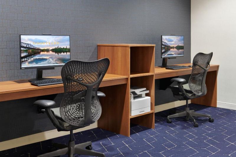 Courtyard by Marriott Ottawa East - image 3