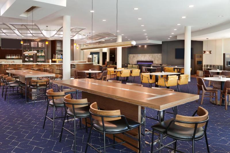 Courtyard by Marriott Ottawa East - image 16