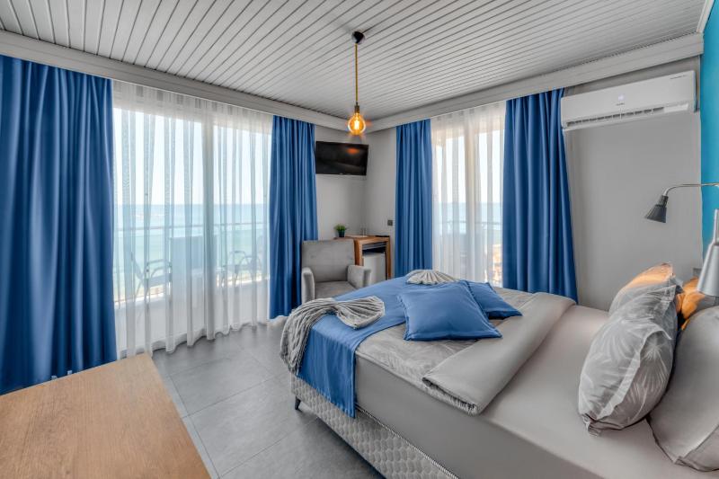 Superior Double Room image 3