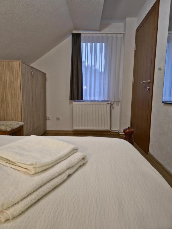 One-Bedroom Apartment image 4