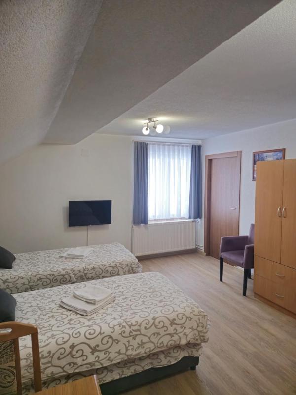 Apartment with Mountain View image 4