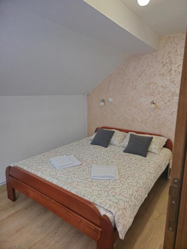 Apartment with Mountain View image 3