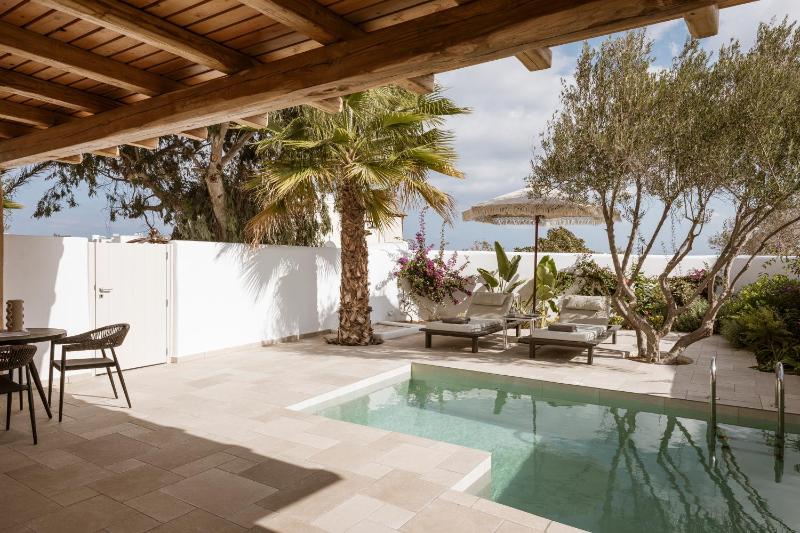 Two Bedrooms Suite with Private Pool image 3