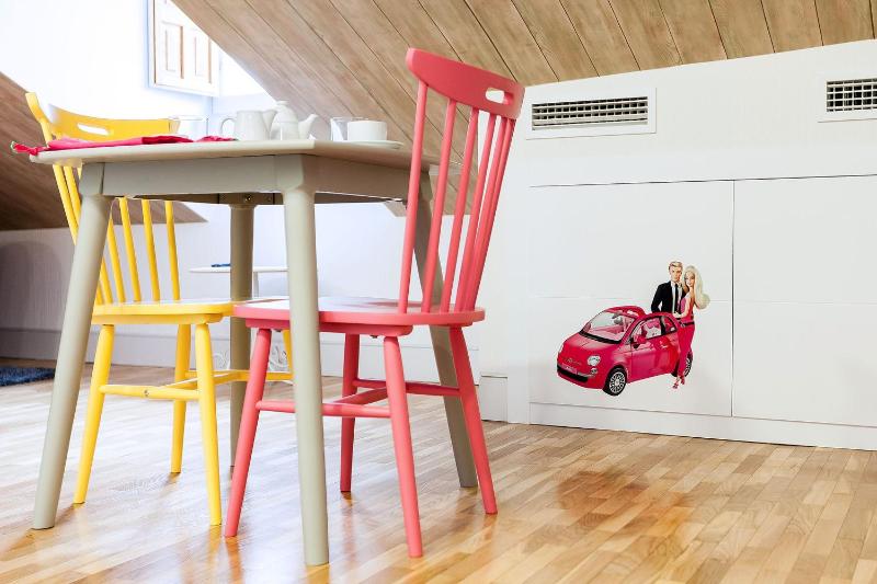 One-Bedroom Standard Apartment image 3